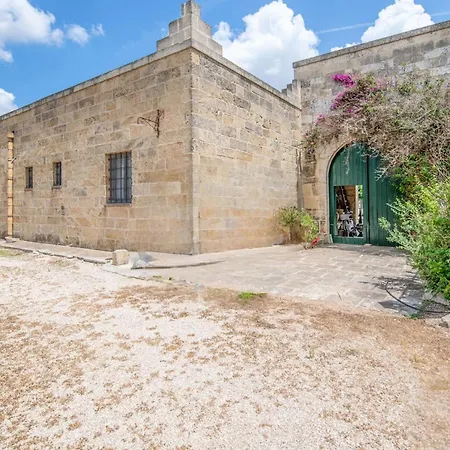 Апартаменты Ancient Masseria With Pool - Artemisia Homes Малье